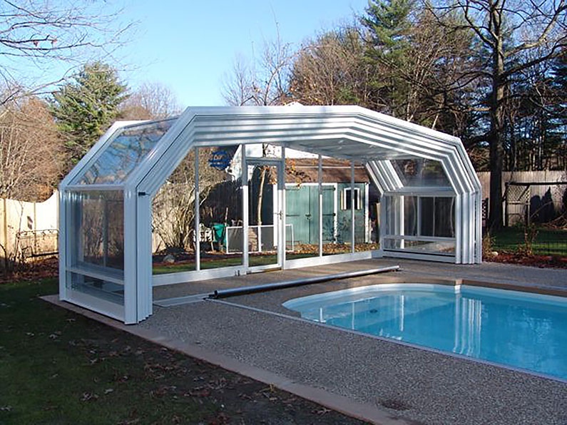 How to protect the pool canopy against strong winds and storms
