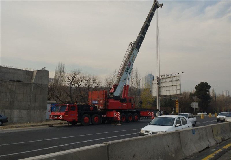 احداث دوربرگردان در بزرگراه چمران/ علت انسداد بزرگراه چمران در بامداد پنجشنبه روشن شد