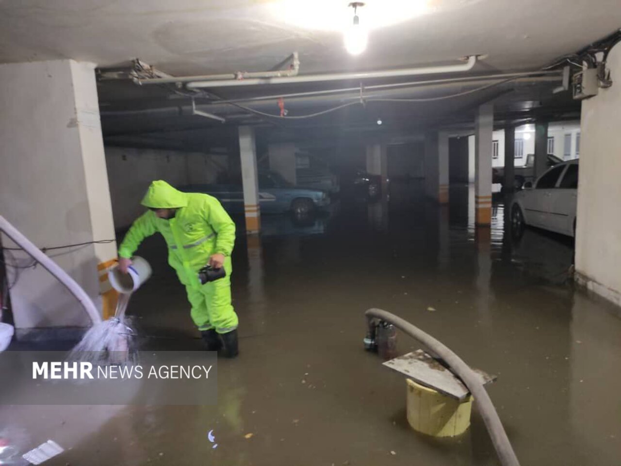 آذربایجان | آذربایجان غربی | هلال احمر امداد رسانی هلال احمر آذربایجان غربی به ۵۰ نفر از مردم گرفتار در سیلاب - خبرگزاری مهر | اخبار ایران و جهان